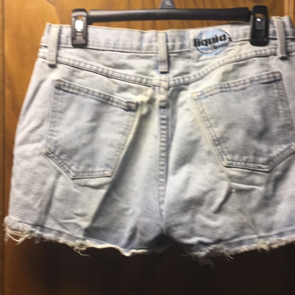 Liquid Jean. Junior’s Stone Wash Faded Short - Picture 2 of 8